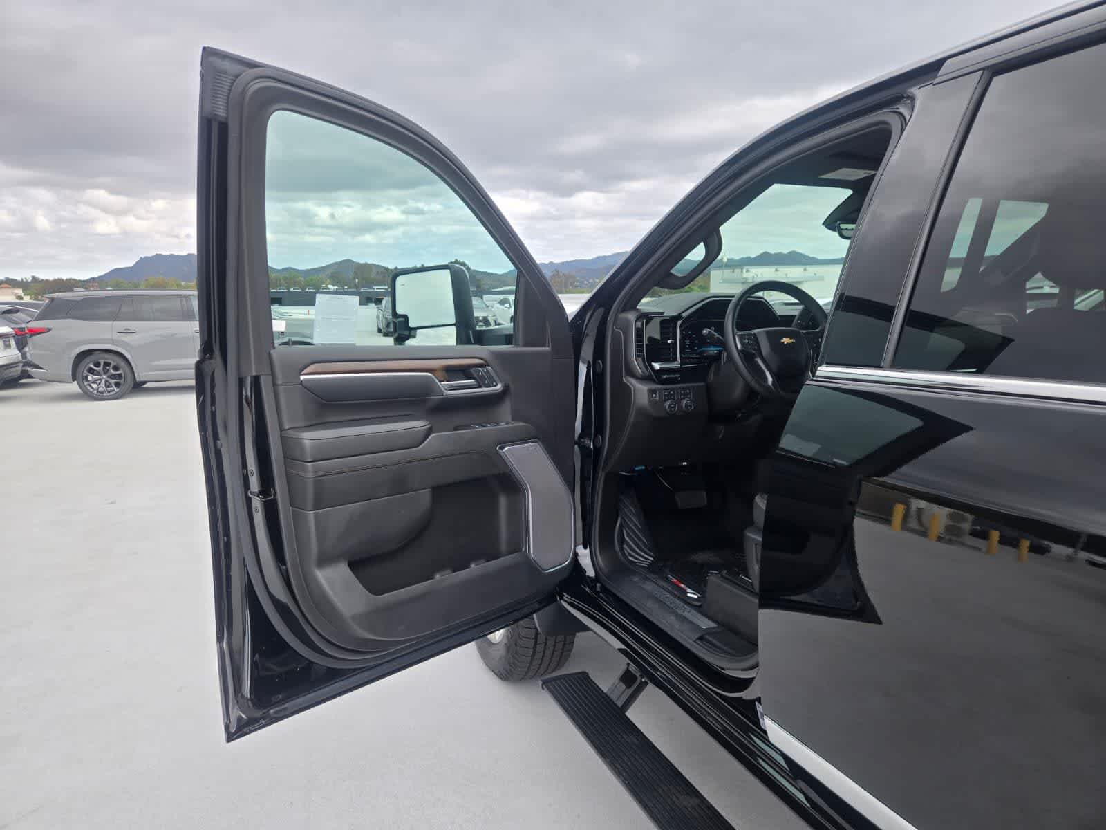 2025 Chevrolet Silverado 3500 HD High Country