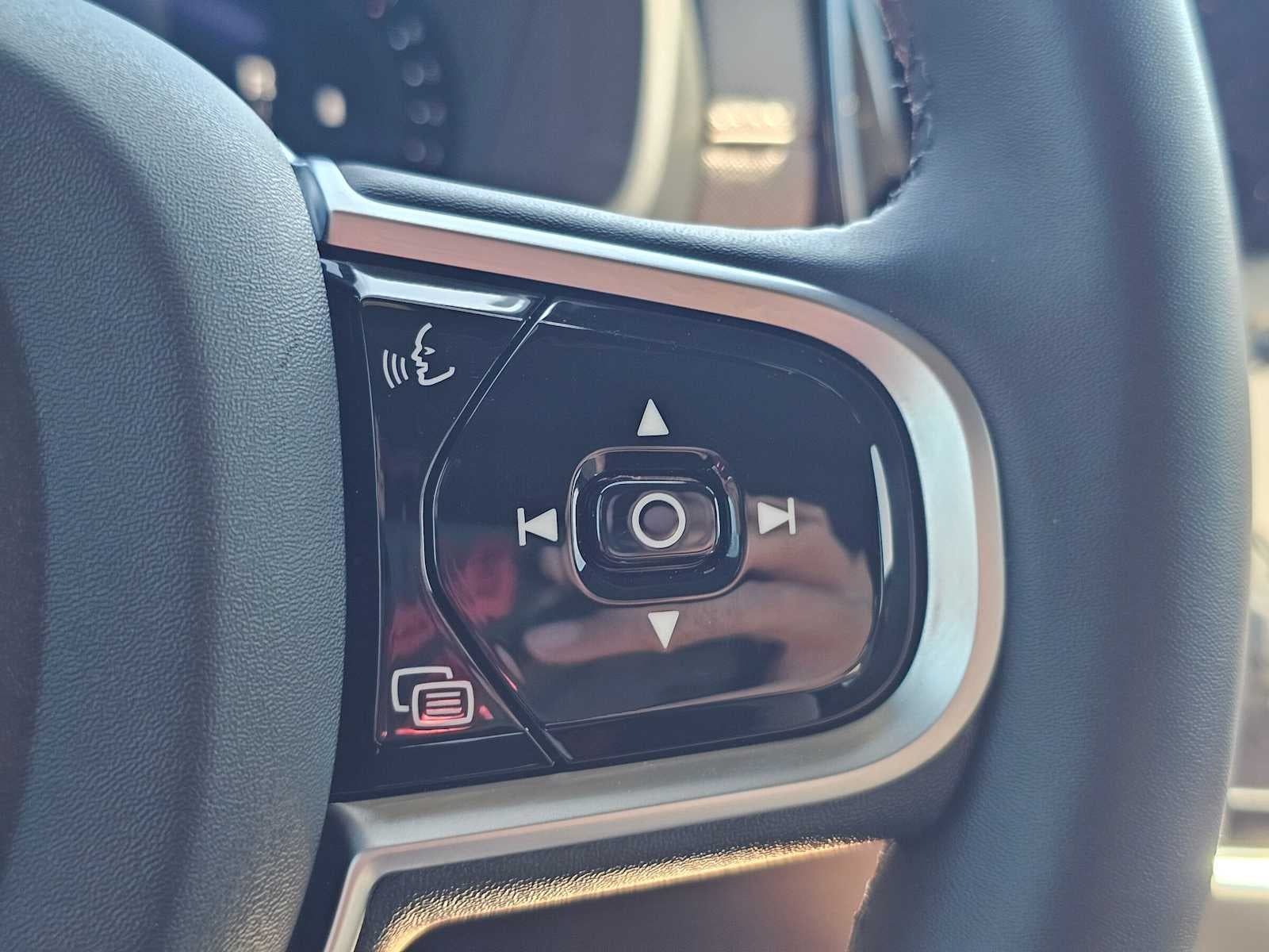 2025 Volvo XC90 Core
