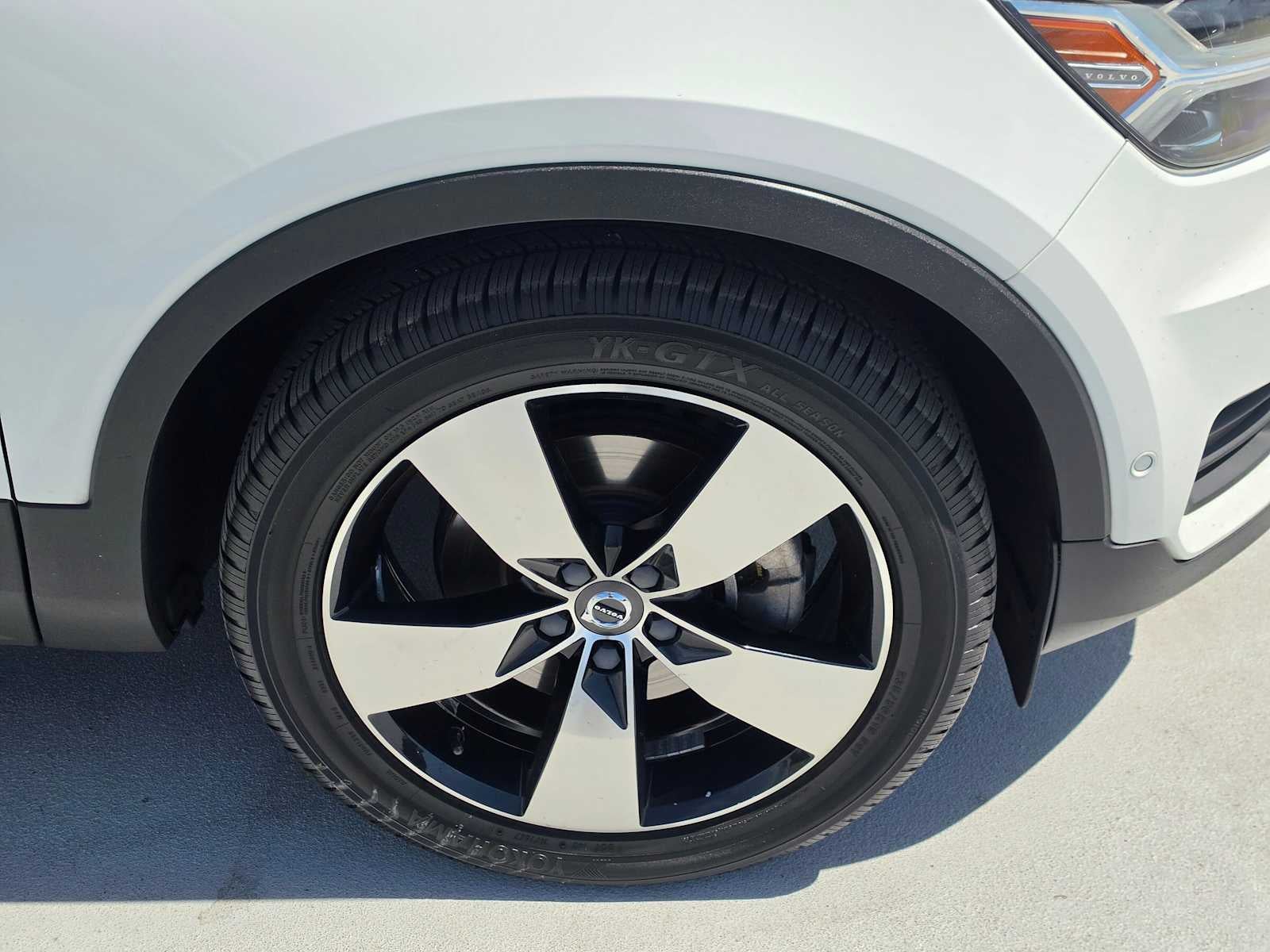 2019 Volvo XC40 Momentum