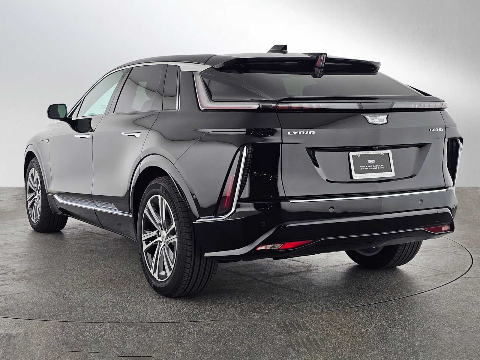 2025 Cadillac LYRIQ Luxury 1