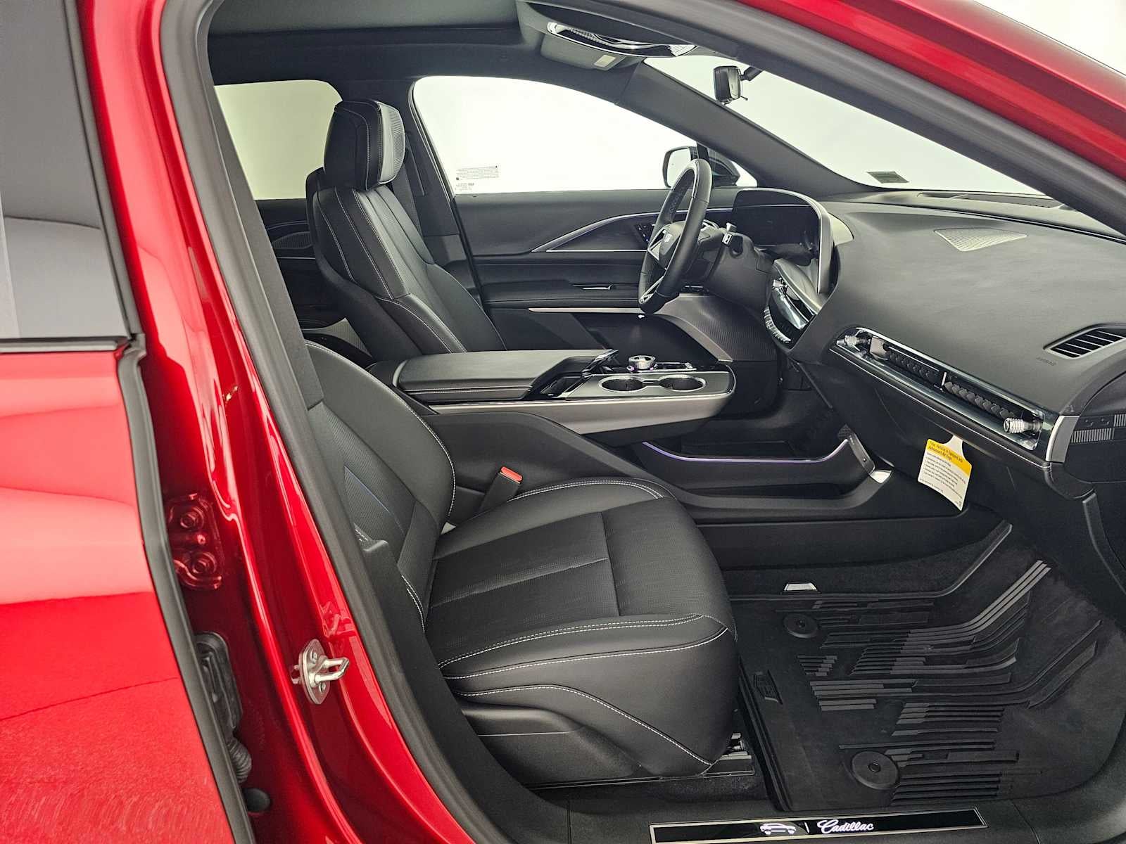 2025 Cadillac LYRIQ Luxury 3