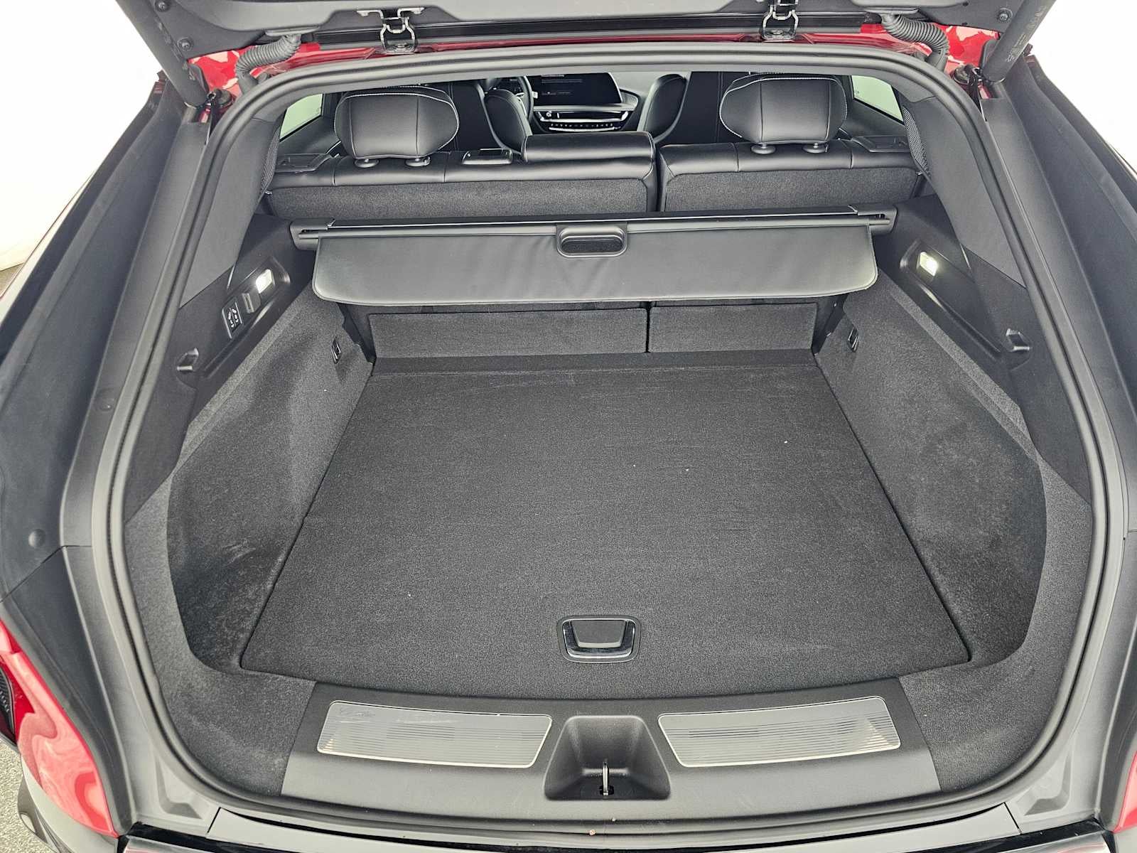 2025 Cadillac LYRIQ Luxury 3