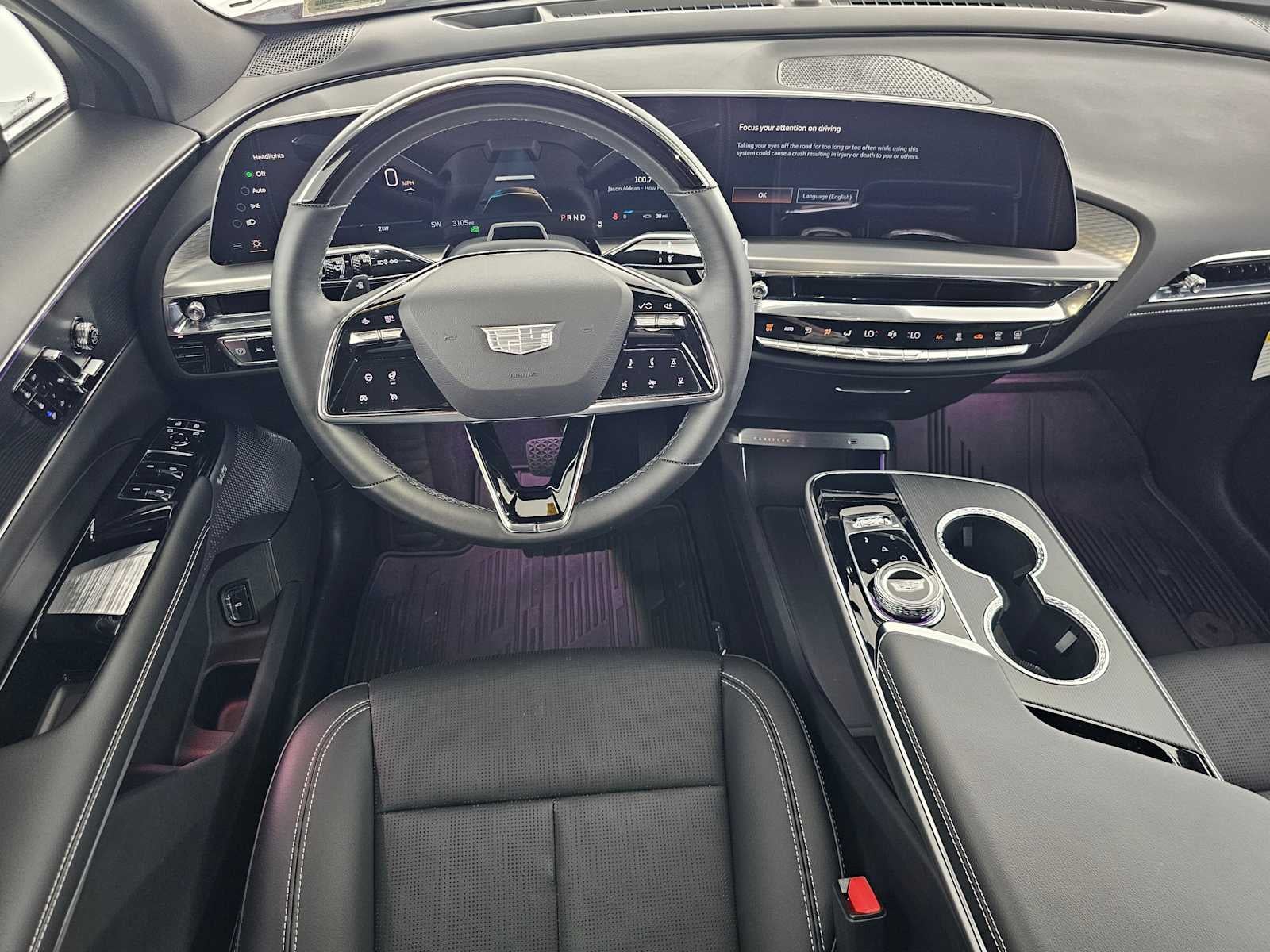 2025 Cadillac LYRIQ Luxury 3