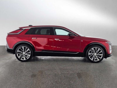 2025 Cadillac LYRIQ Luxury 3