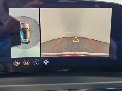 2025 Cadillac LYRIQ Luxury 3