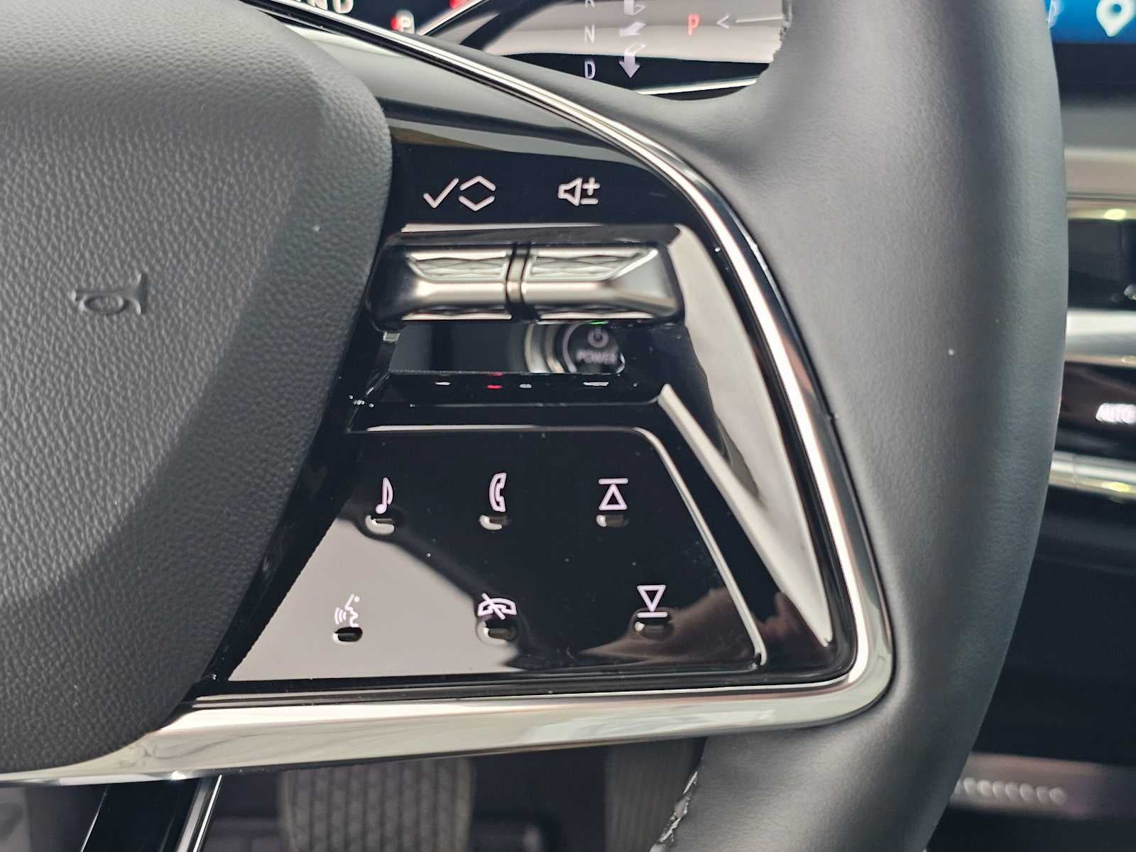 2025 Cadillac LYRIQ Luxury 3