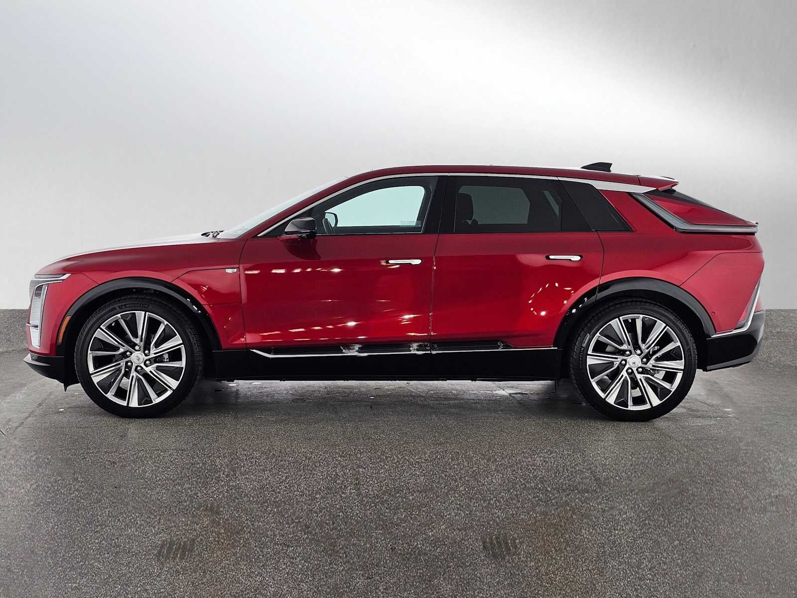 2025 Cadillac LYRIQ Luxury 3