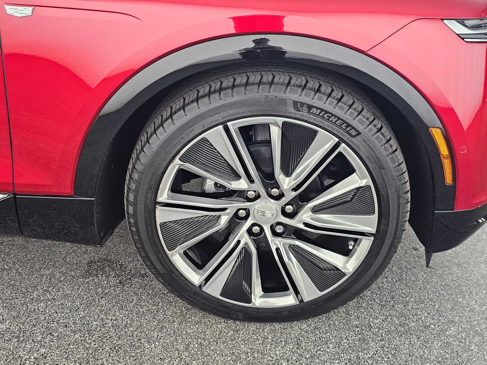 2025 Cadillac LYRIQ Luxury 3