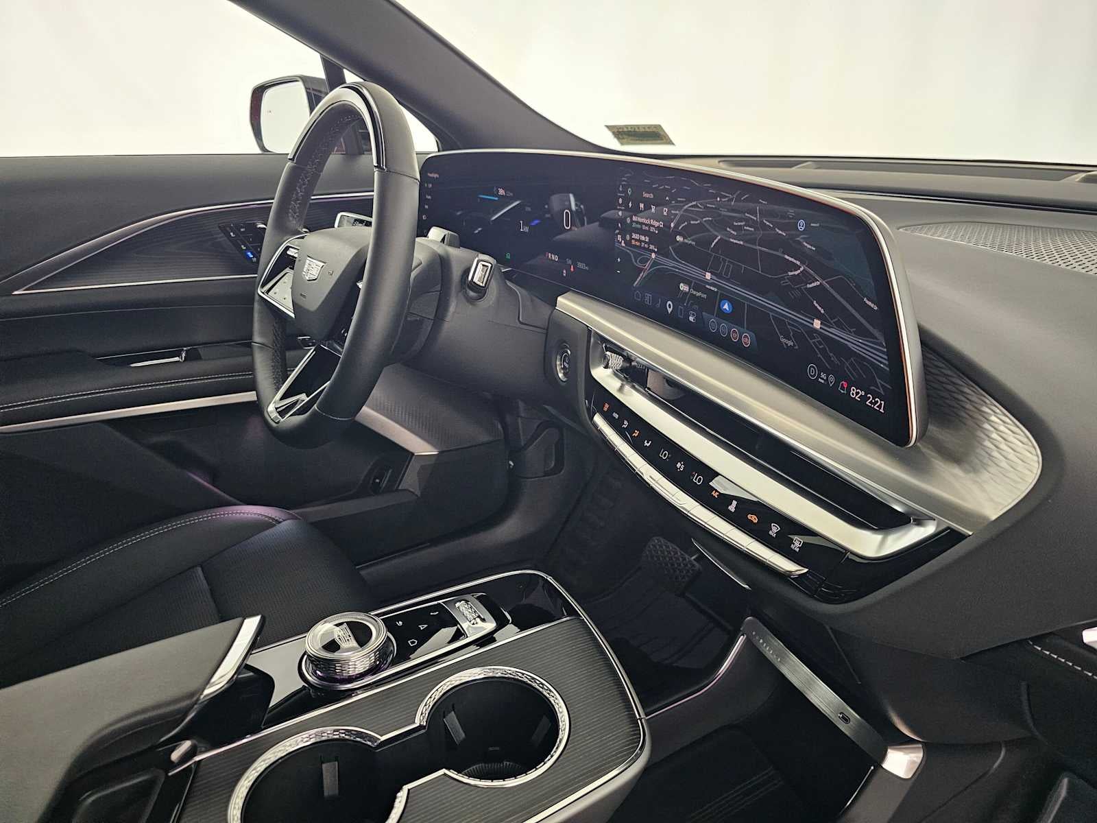 2025 Cadillac LYRIQ Luxury 3