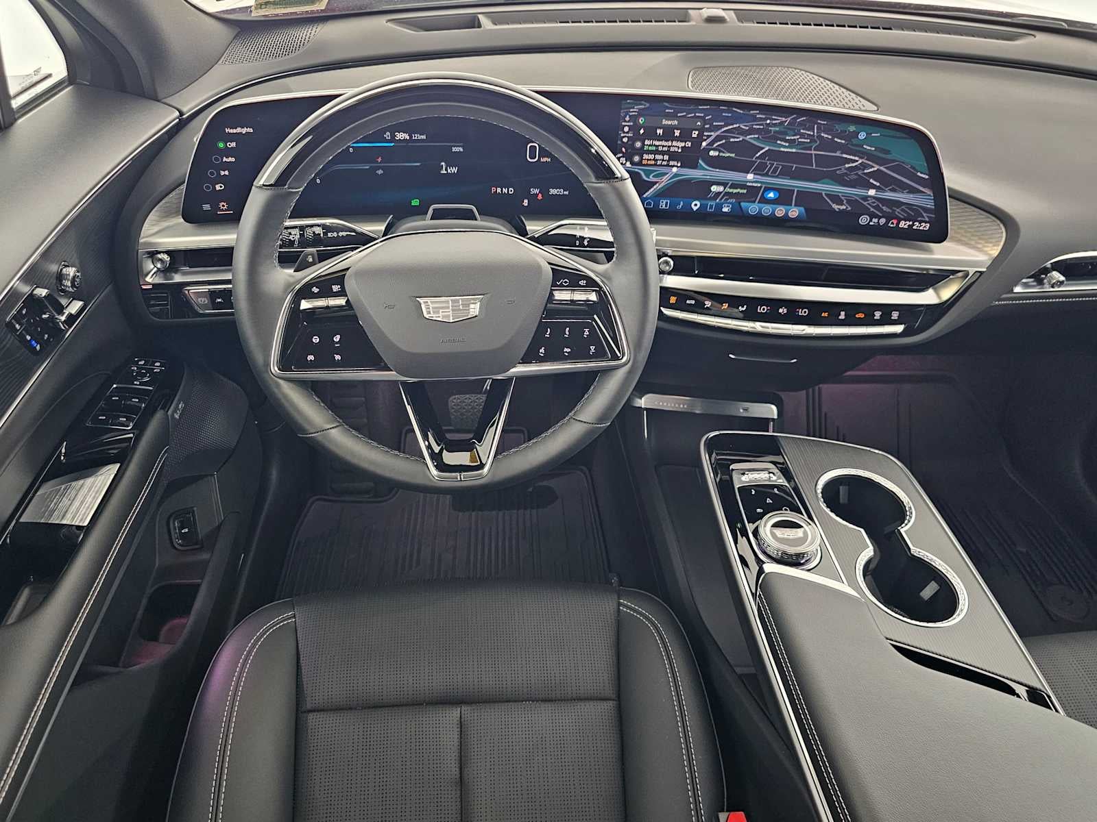 2025 Cadillac LYRIQ Luxury 3