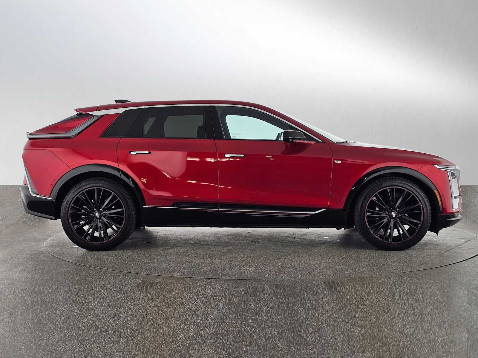 2025 Cadillac LYRIQ Luxury 3