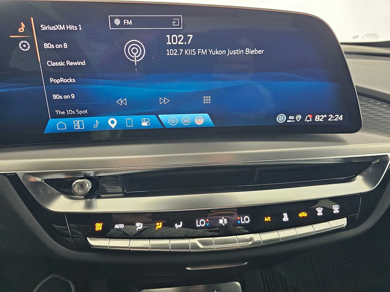 2025 Cadillac LYRIQ Luxury 3