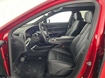 2025 Cadillac LYRIQ Luxury 3