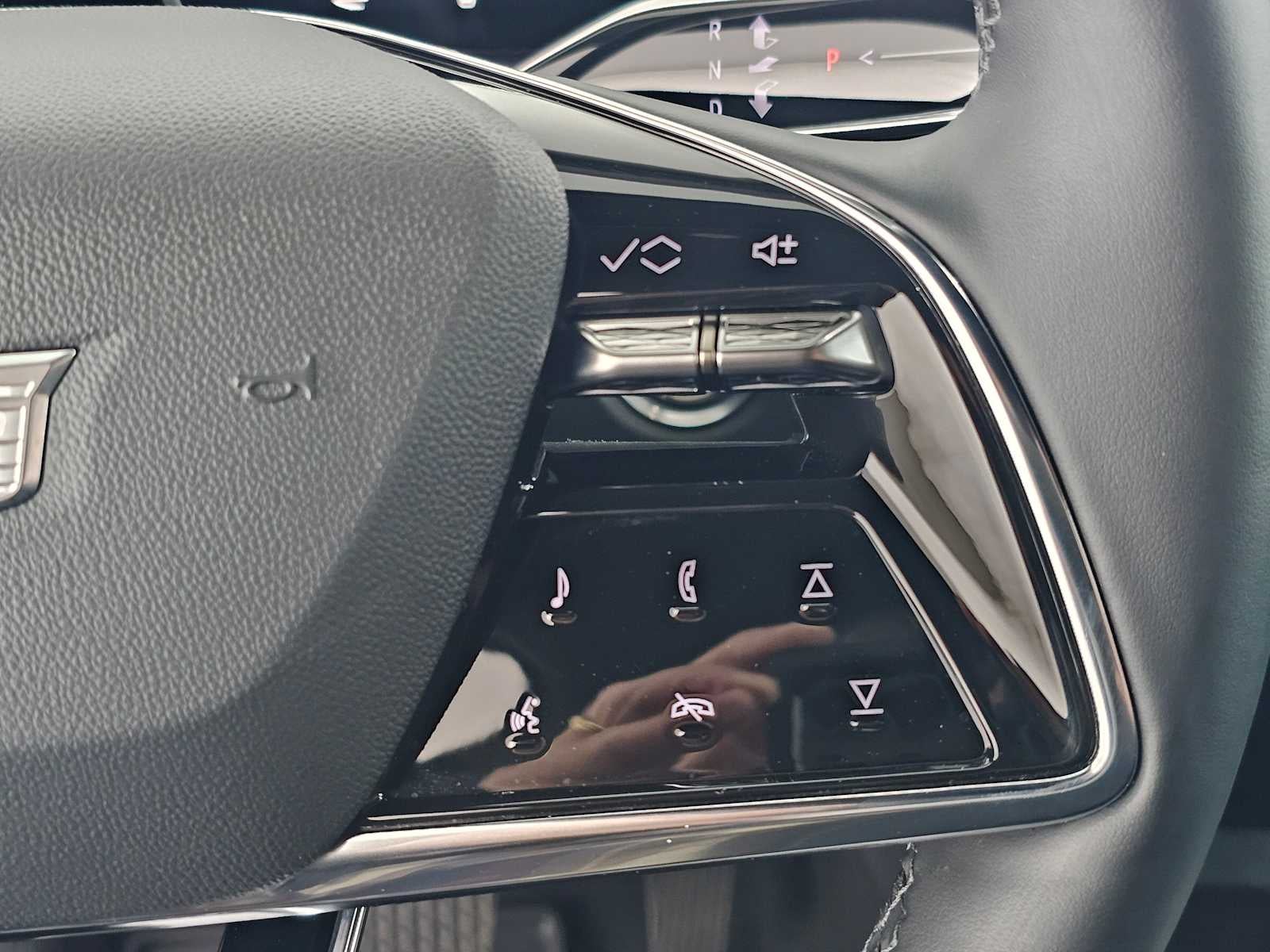 2025 Cadillac LYRIQ Luxury 3