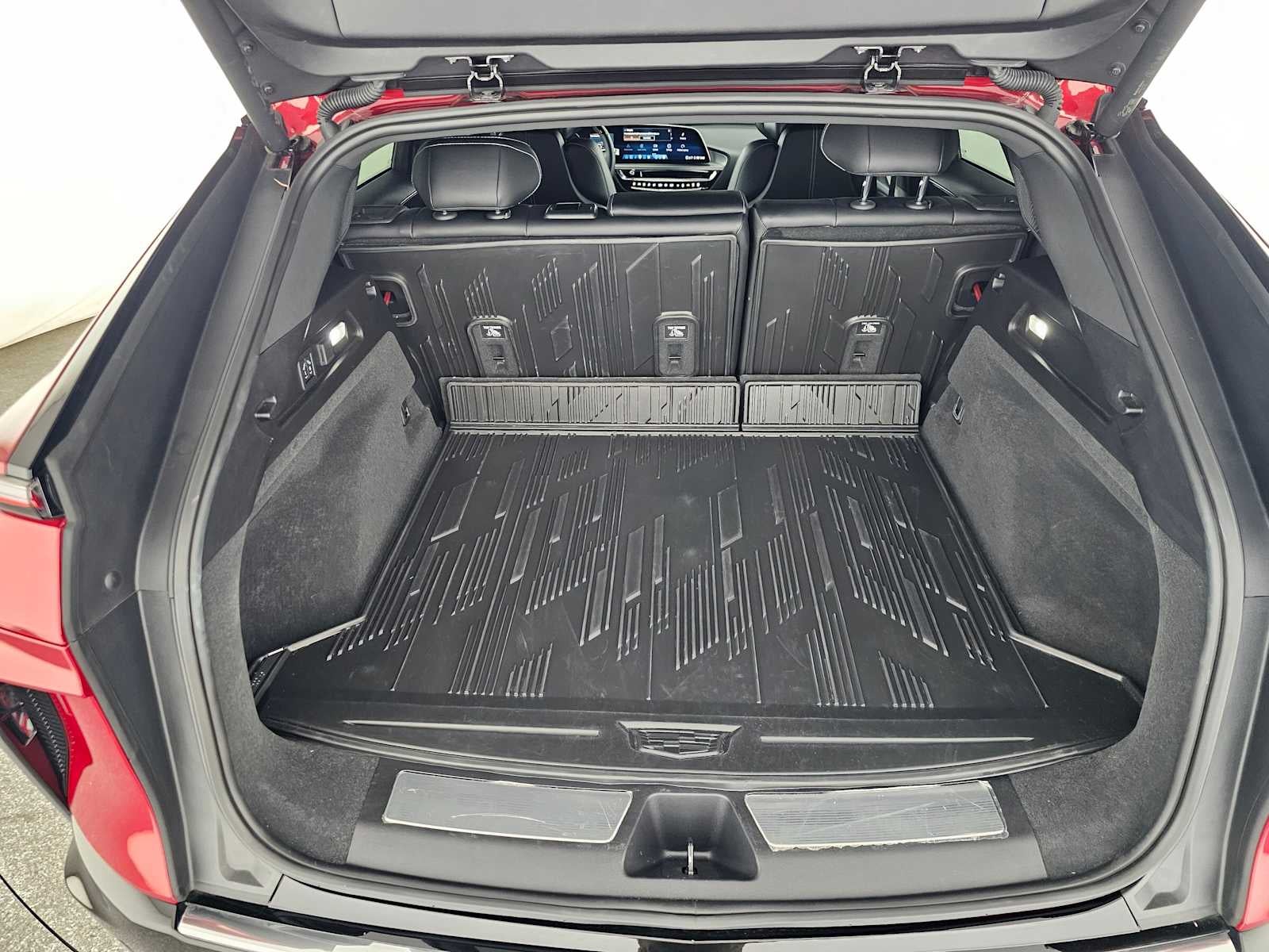 2025 Cadillac LYRIQ Luxury 3