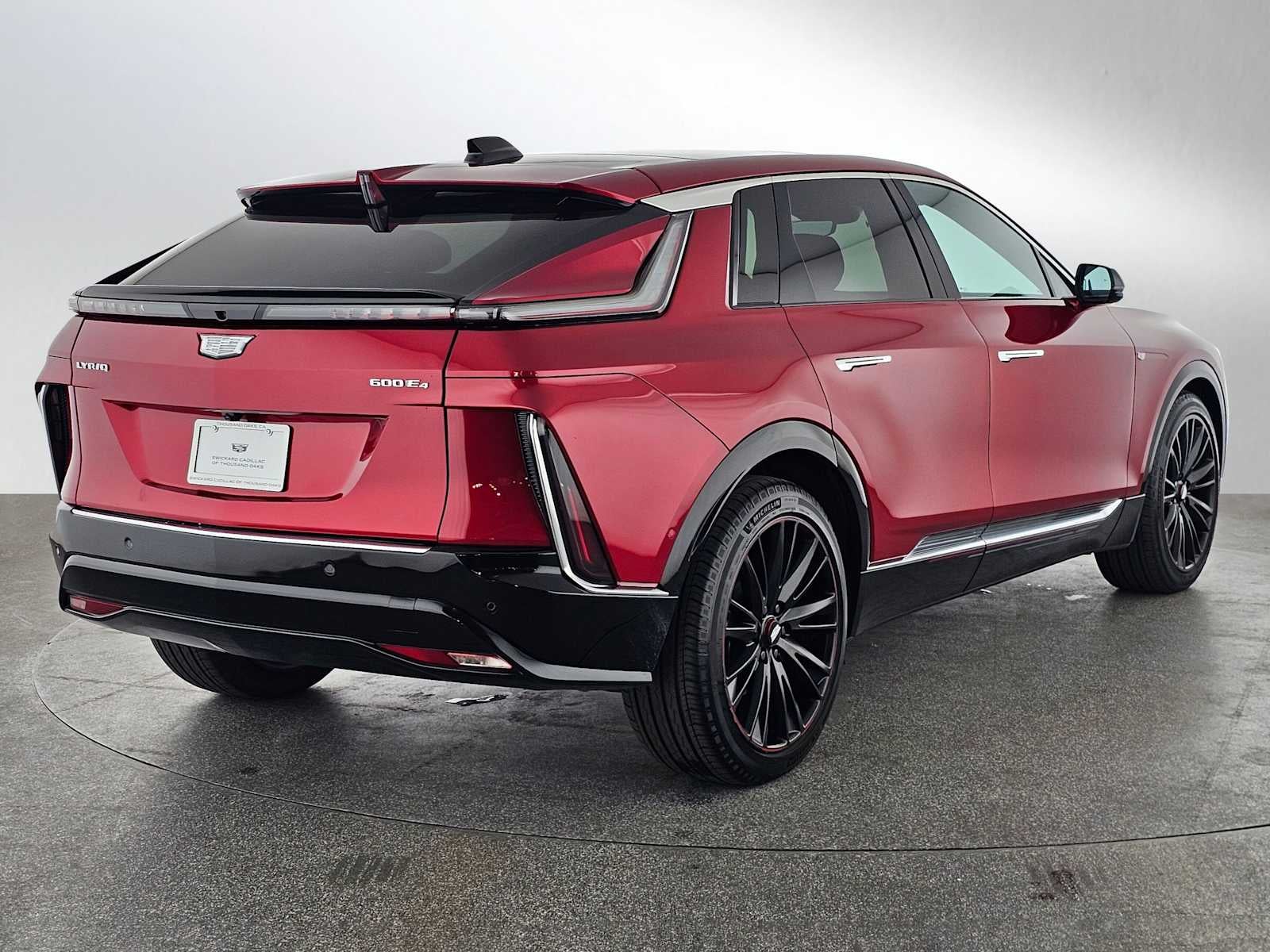 2025 Cadillac LYRIQ Luxury 3