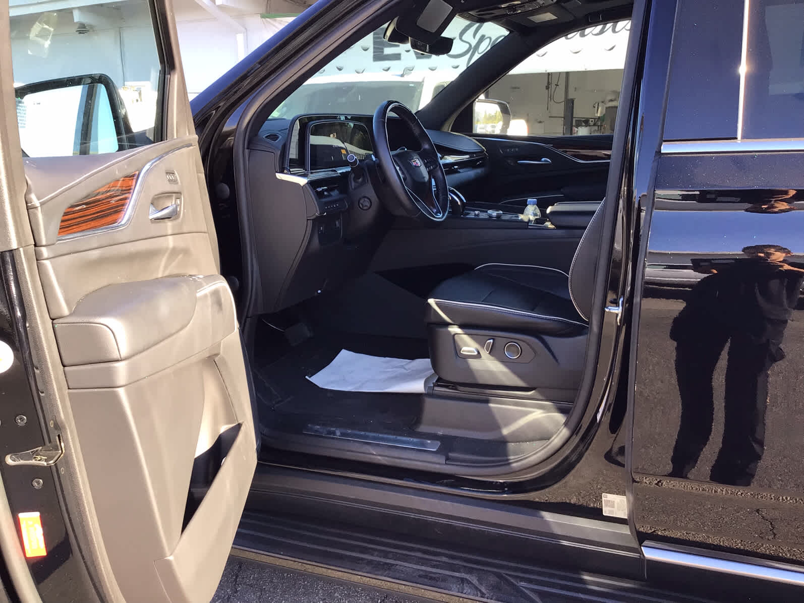 2023 Cadillac Escalade 4WD Premium Luxury