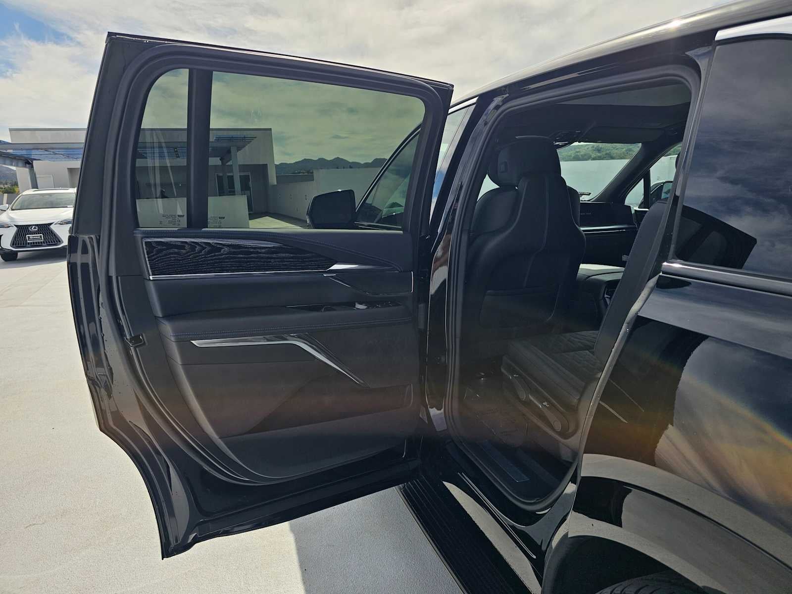 2025 Cadillac ESCALADE IQ Luxury 1