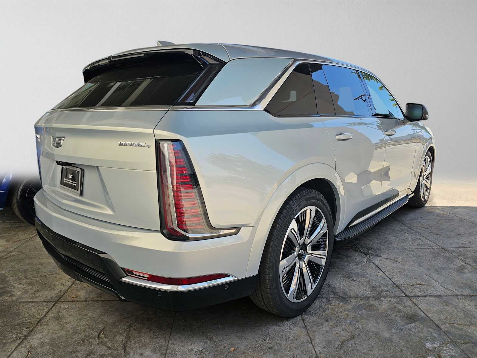 2025 Cadillac ESCALADE IQ Luxury 2