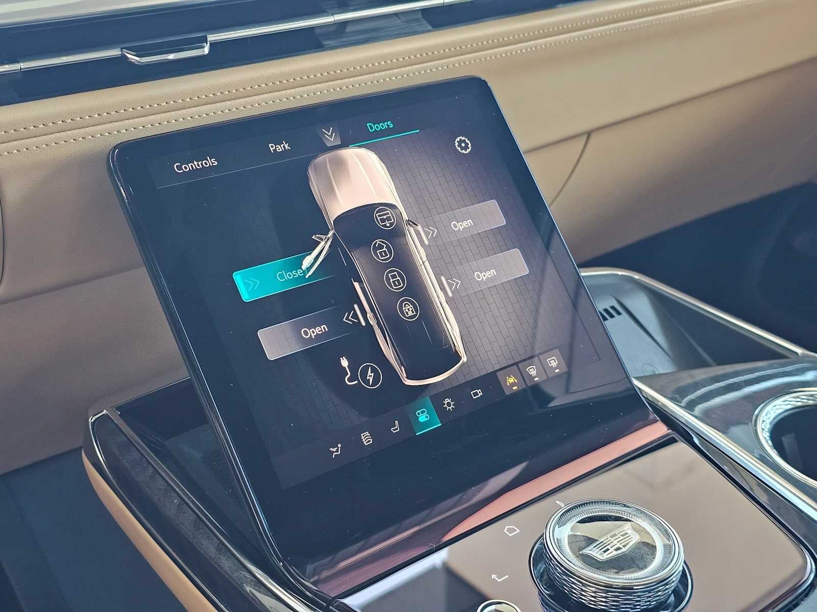 2025 Cadillac ESCALADE IQ Luxury 2