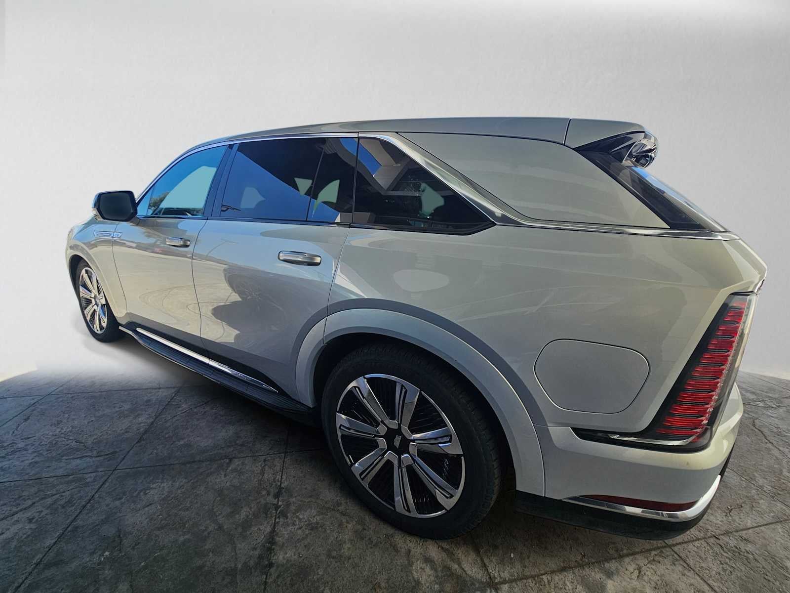 2025 Cadillac ESCALADE IQ Luxury 2
