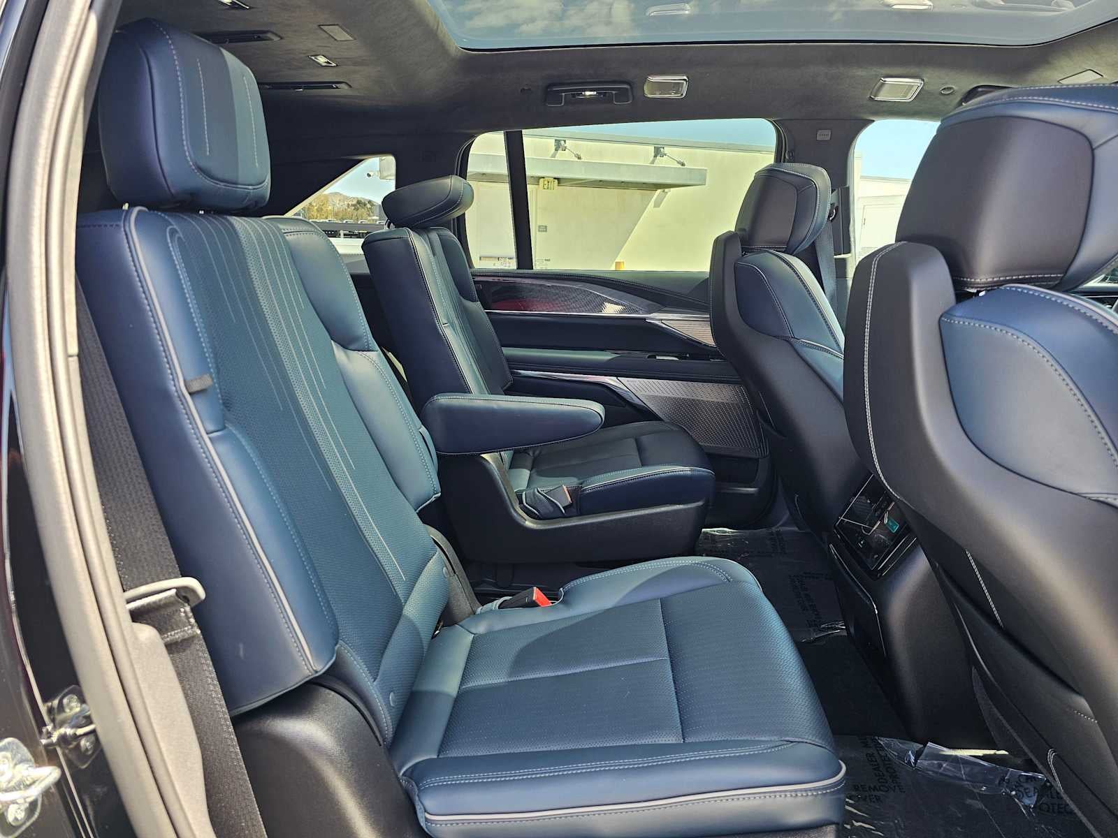 2025 Cadillac ESCALADE IQ Sport 2