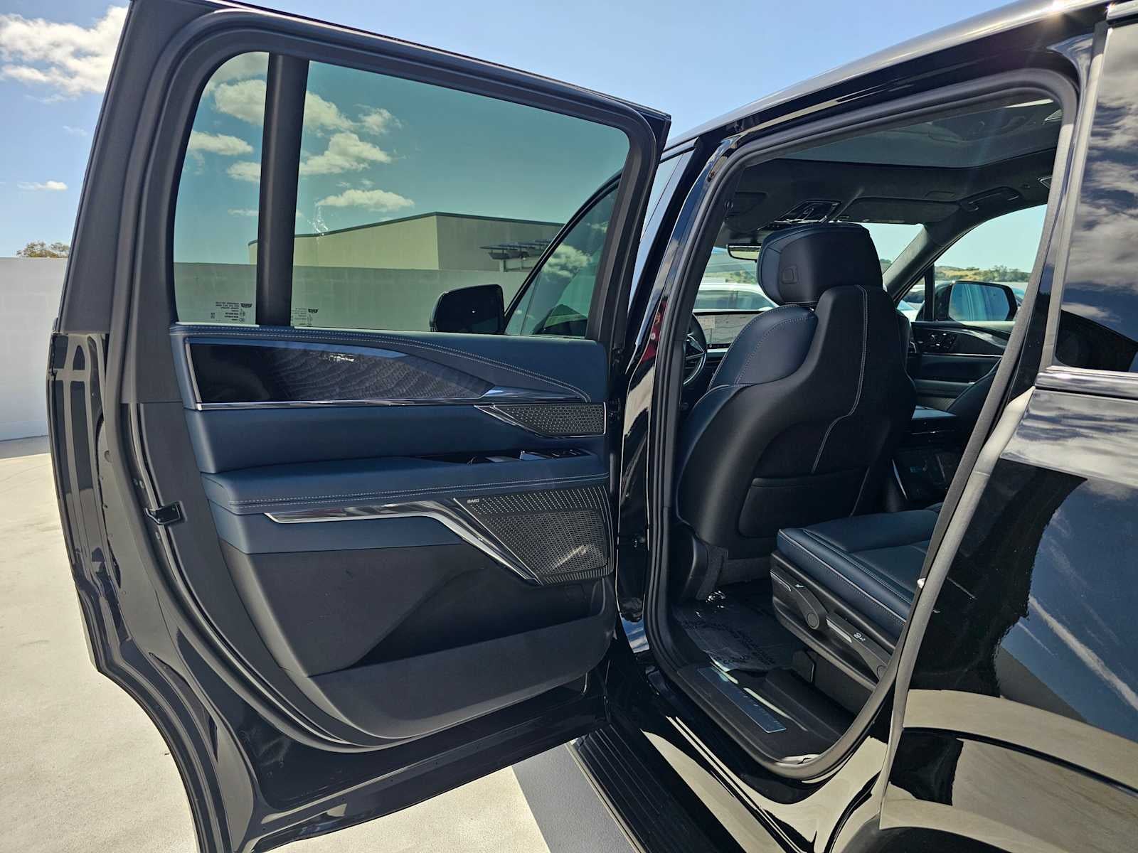 2025 Cadillac ESCALADE IQ Sport 2