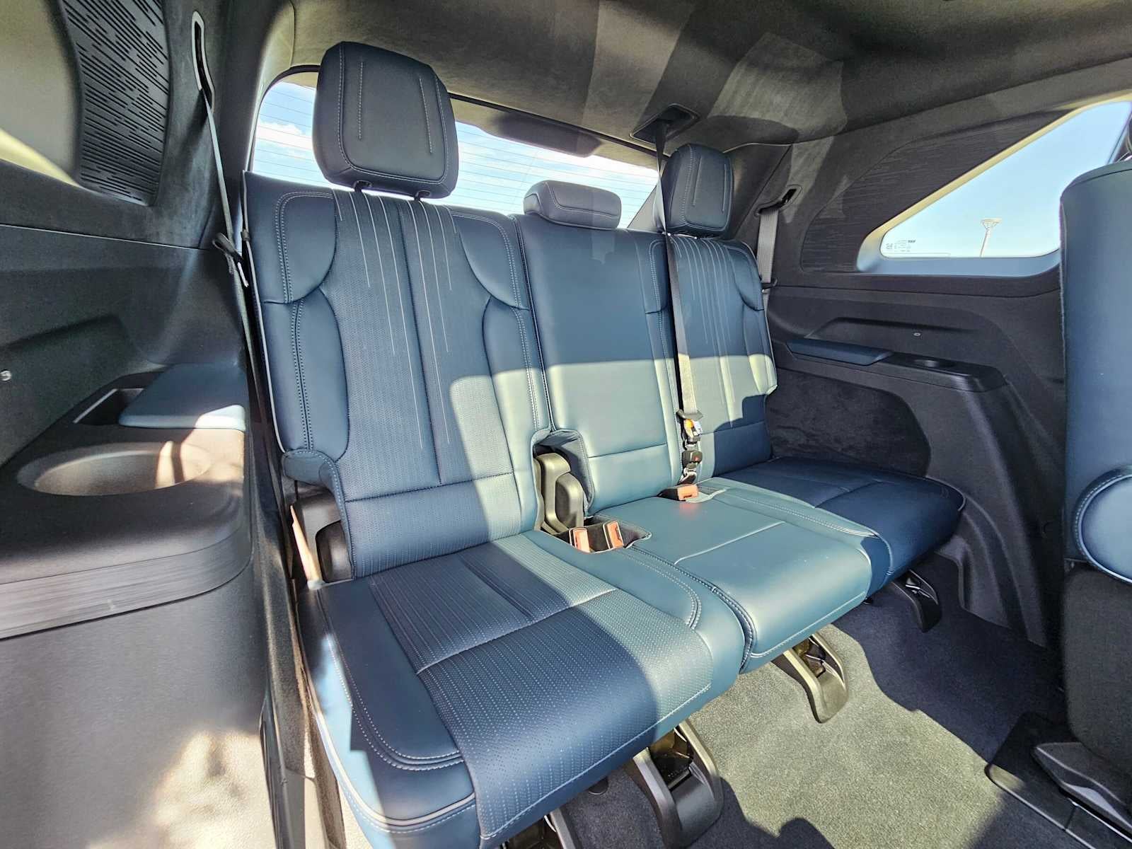 2025 Cadillac ESCALADE IQ Sport 2