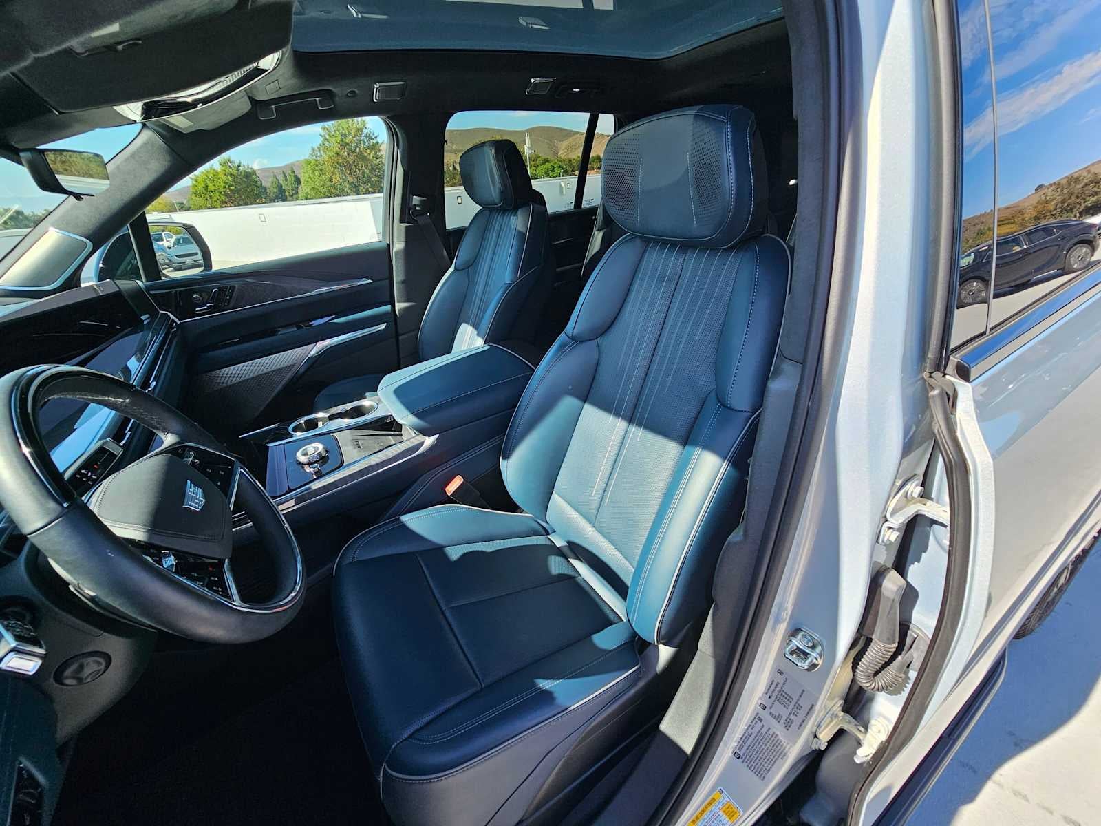 2025 Cadillac ESCALADE IQ Sport 2