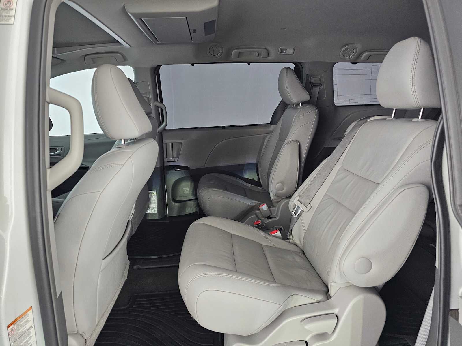 2017 Toyota Sienna XLE Auto Access Seat