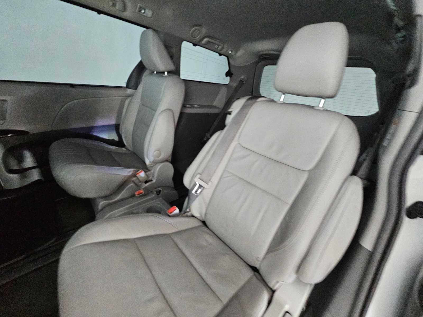 2017 Toyota Sienna XLE Auto Access Seat