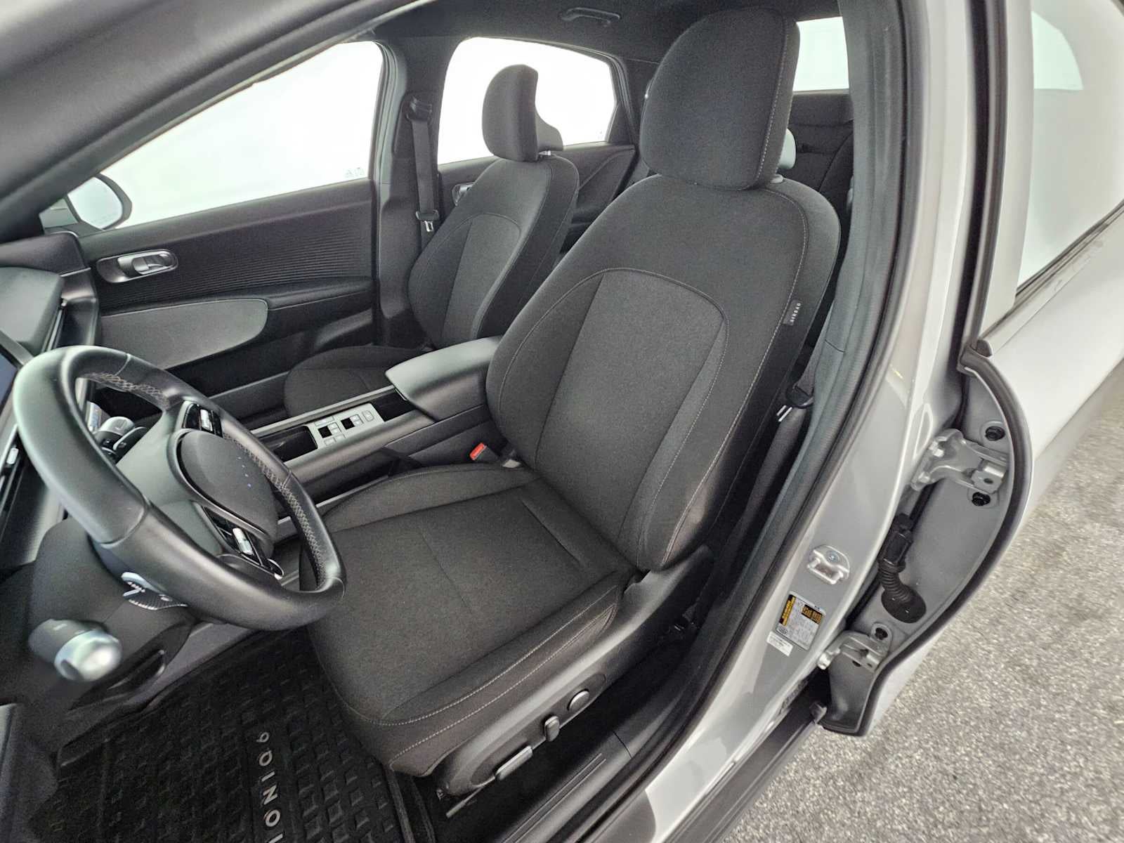2024 Hyundai IONIQ 6 SE