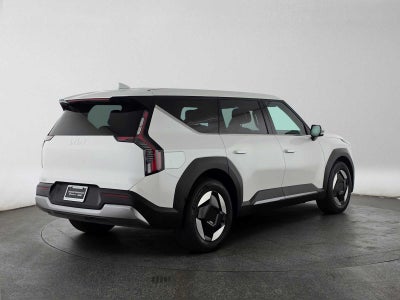 2024 Kia EV9 Light Long Range