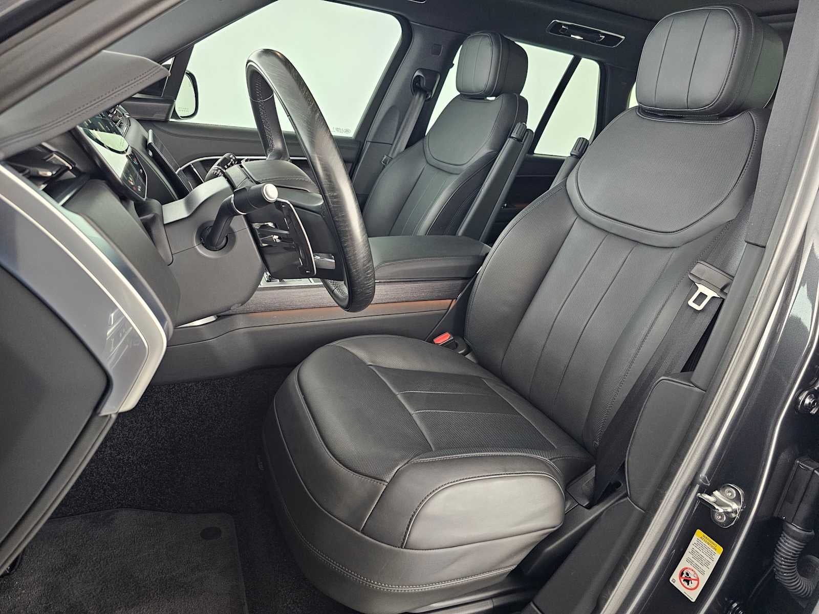 2025 Land Rover Range Rover SE