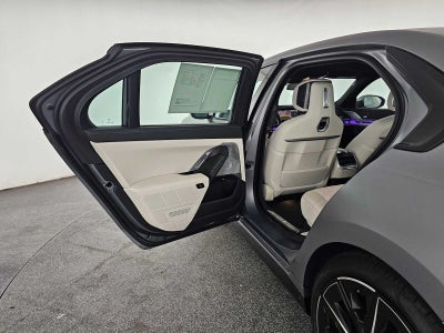 2023 BMW 7 Series 760i xDrive