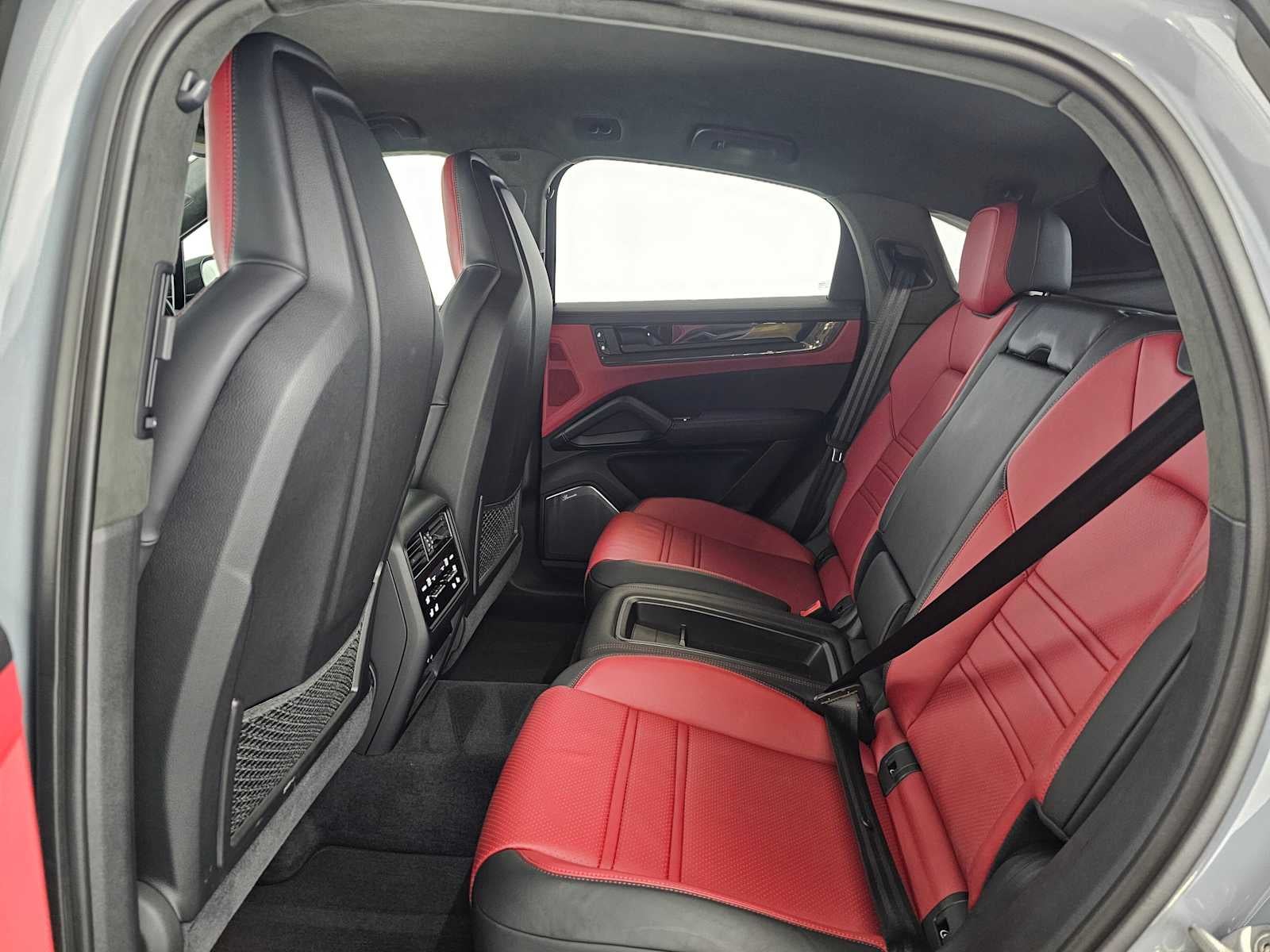 2024 Porsche Cayenne Turbo GT