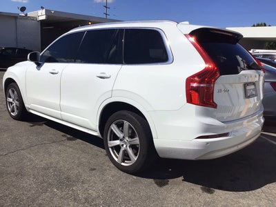 2022 Volvo XC90 Momentum