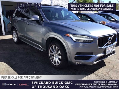 2016 Volvo XC90 T6 Momentum