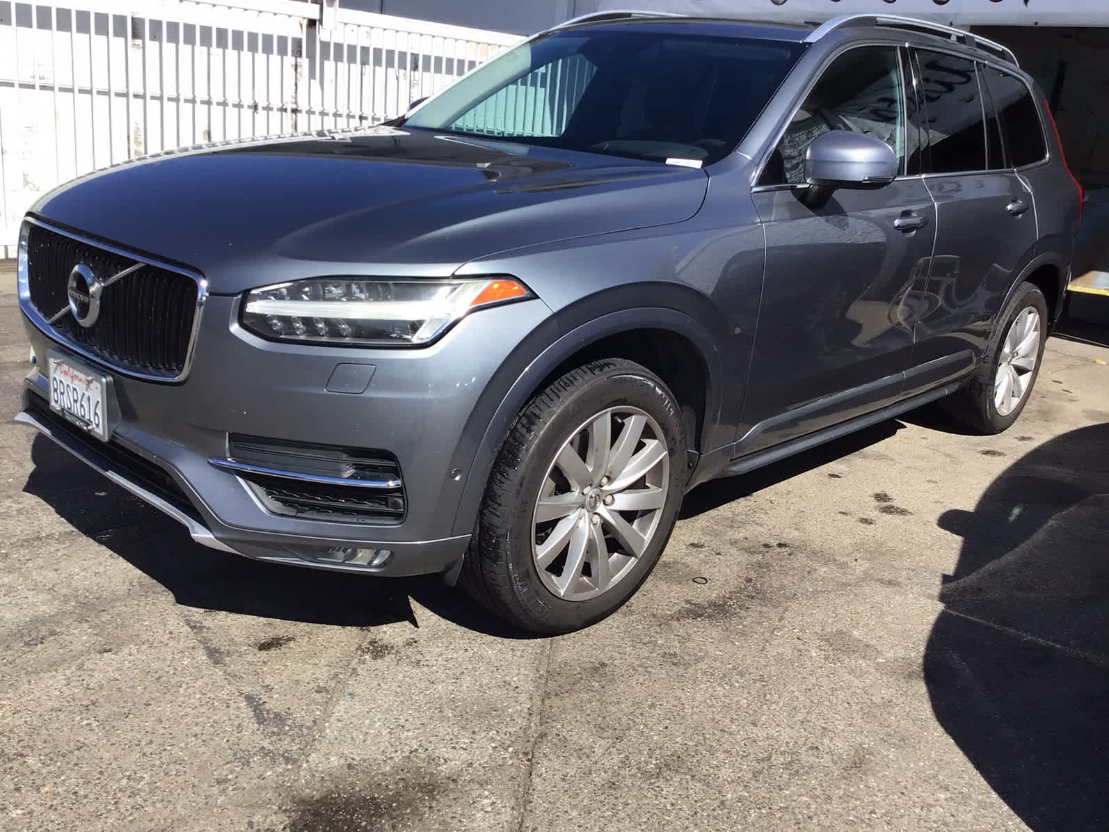 2016 Volvo XC90 T6 Momentum