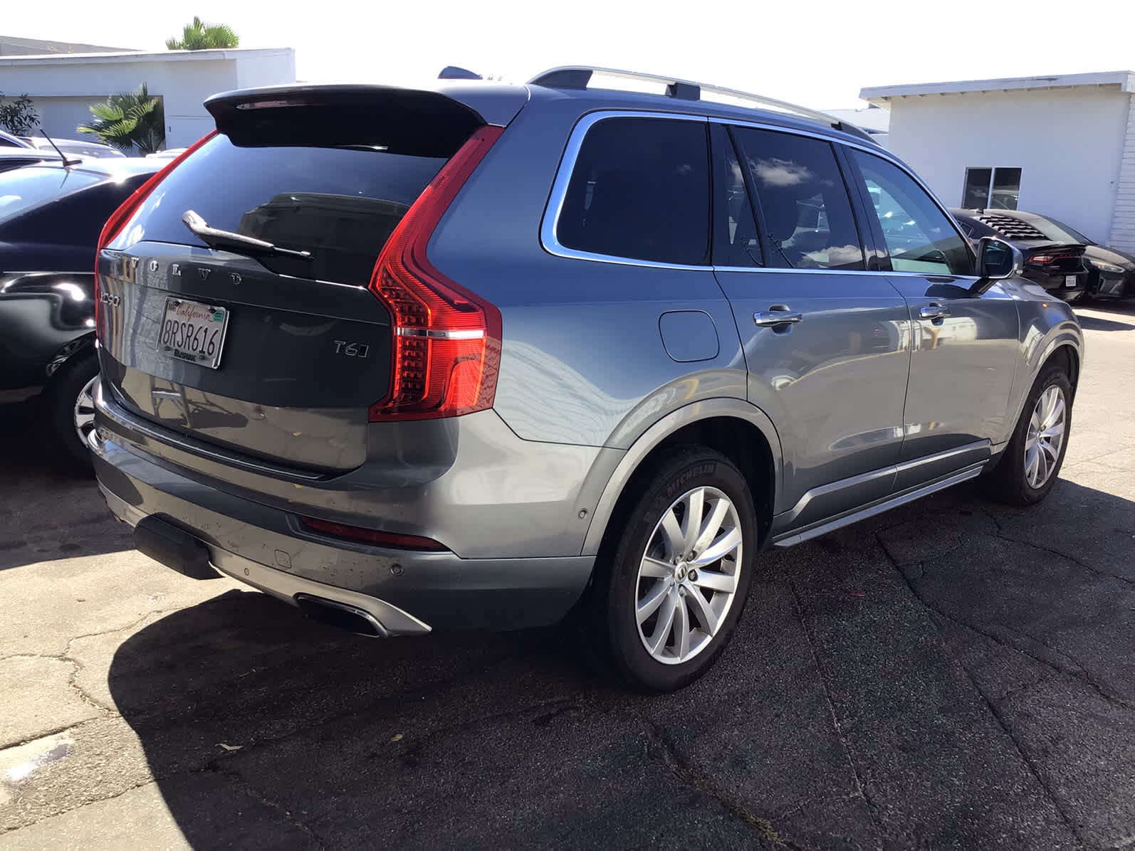 2016 Volvo XC90 T6 Momentum