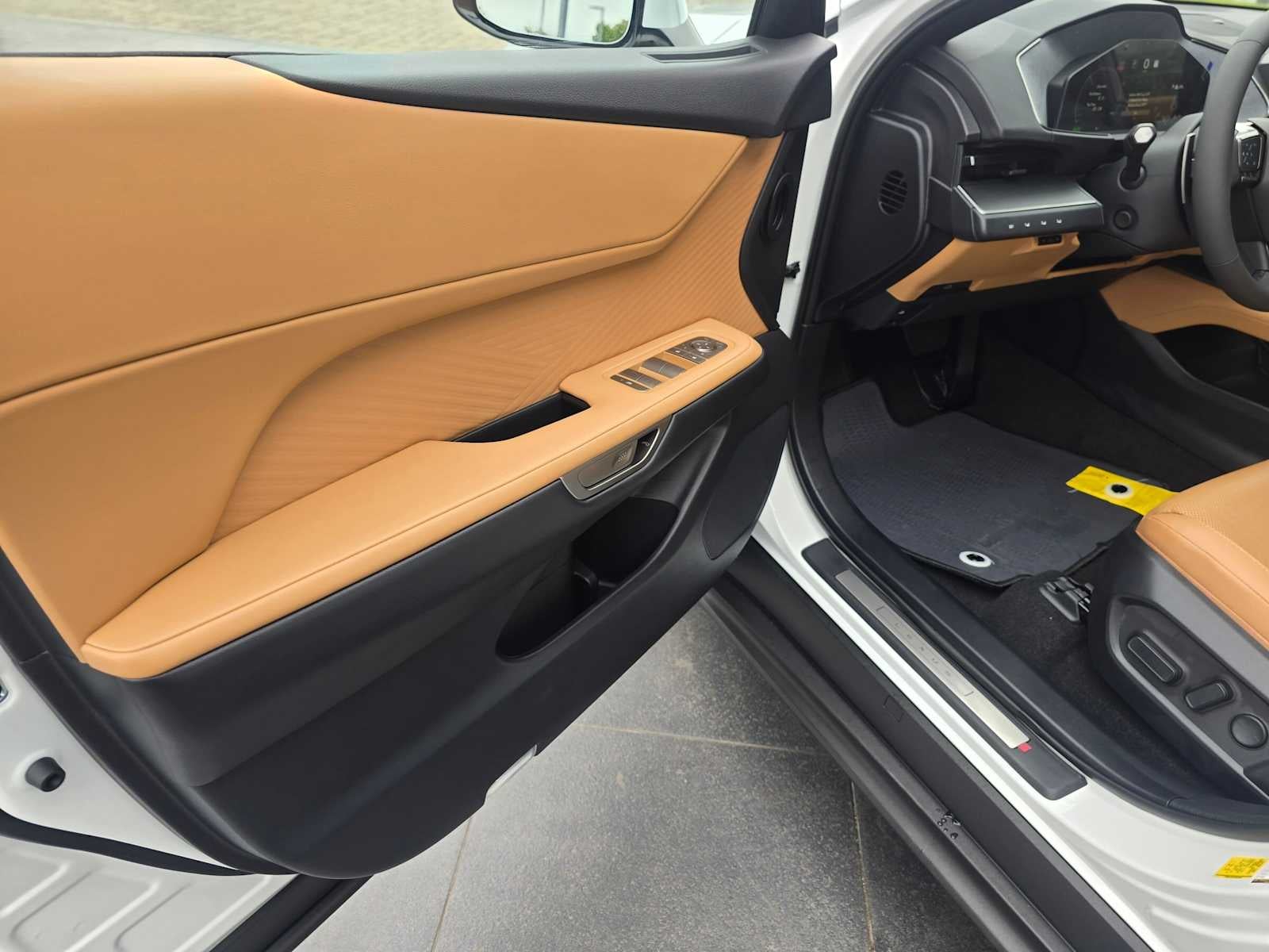 2026 Lexus ES 350e PREMIUM
