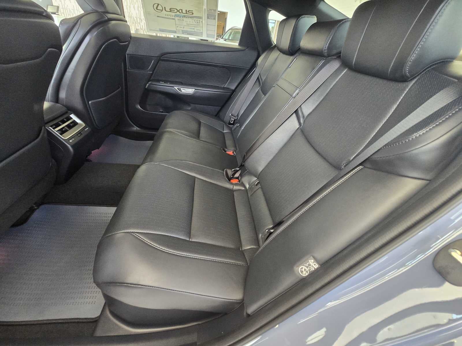 2026 Lexus ES 350e PREMIUM