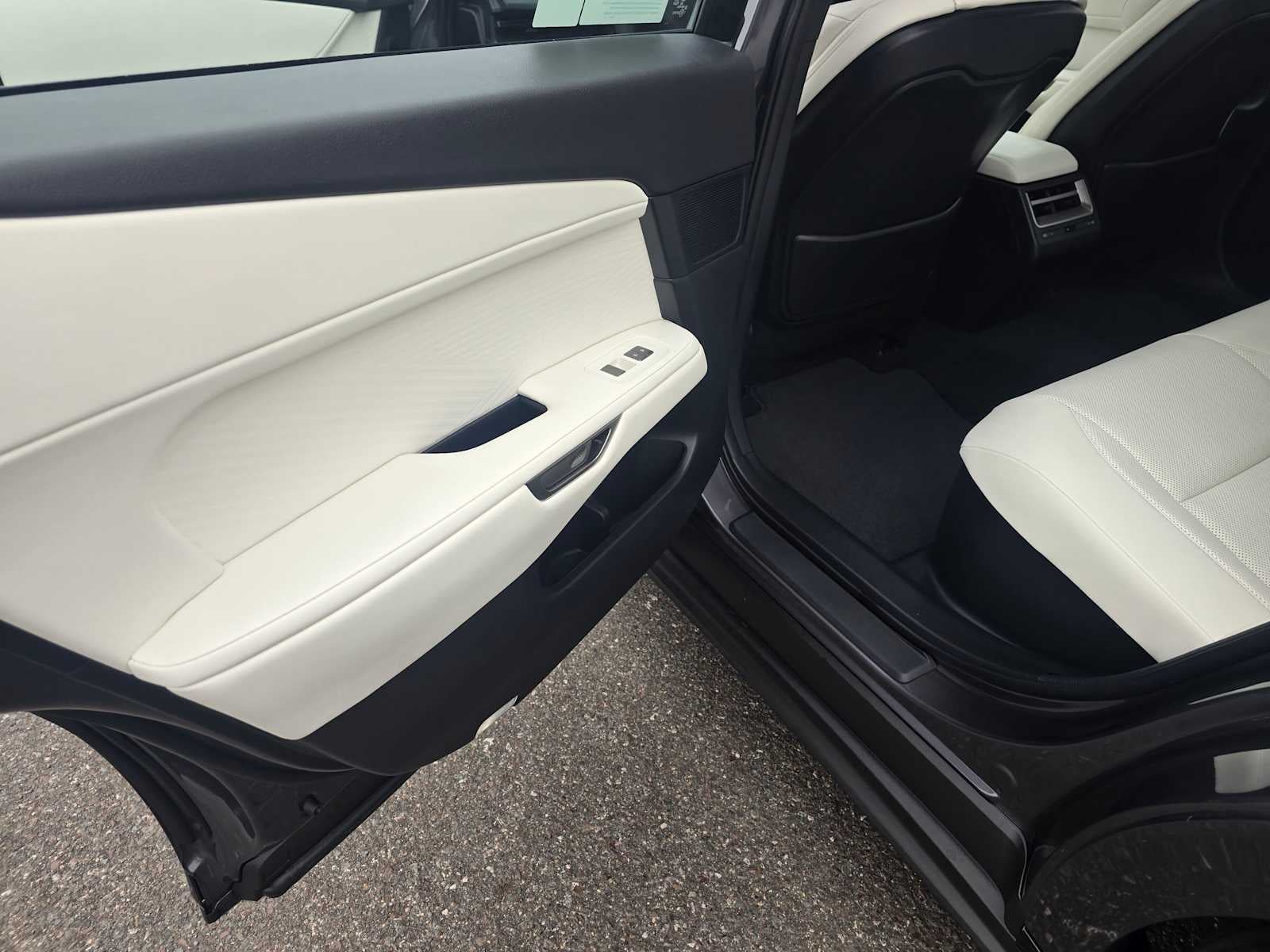2026 Lexus ES 350e PREMIUM