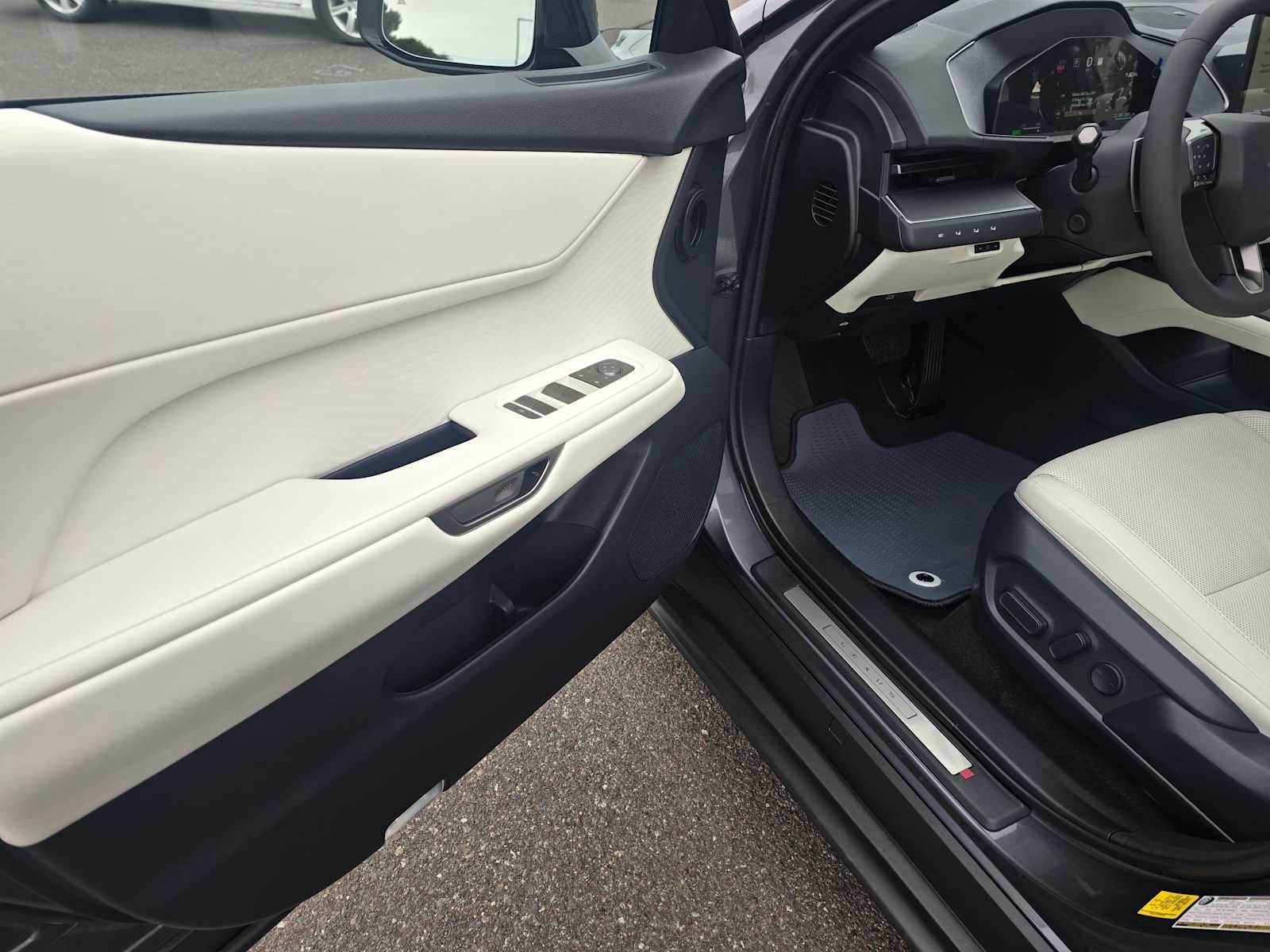 2026 Lexus ES 350e PREMIUM