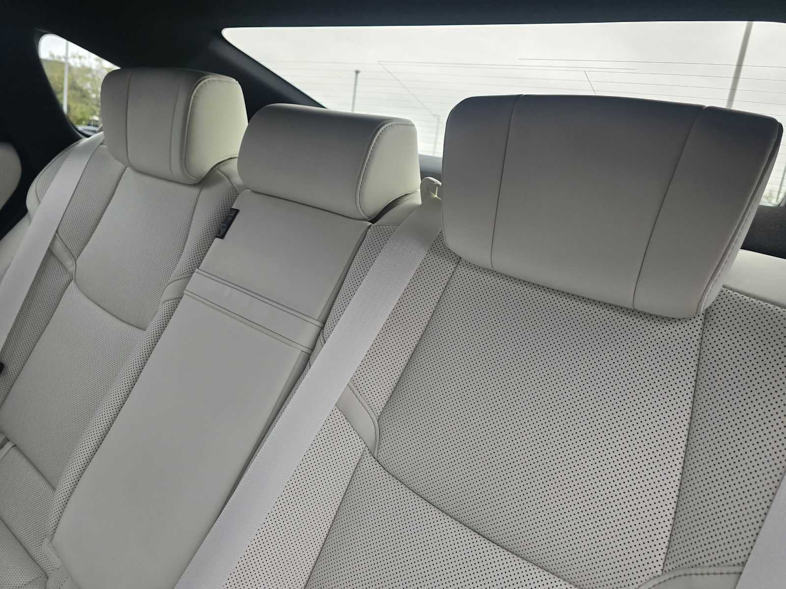 2026 Lexus ES 350e PREMIUM