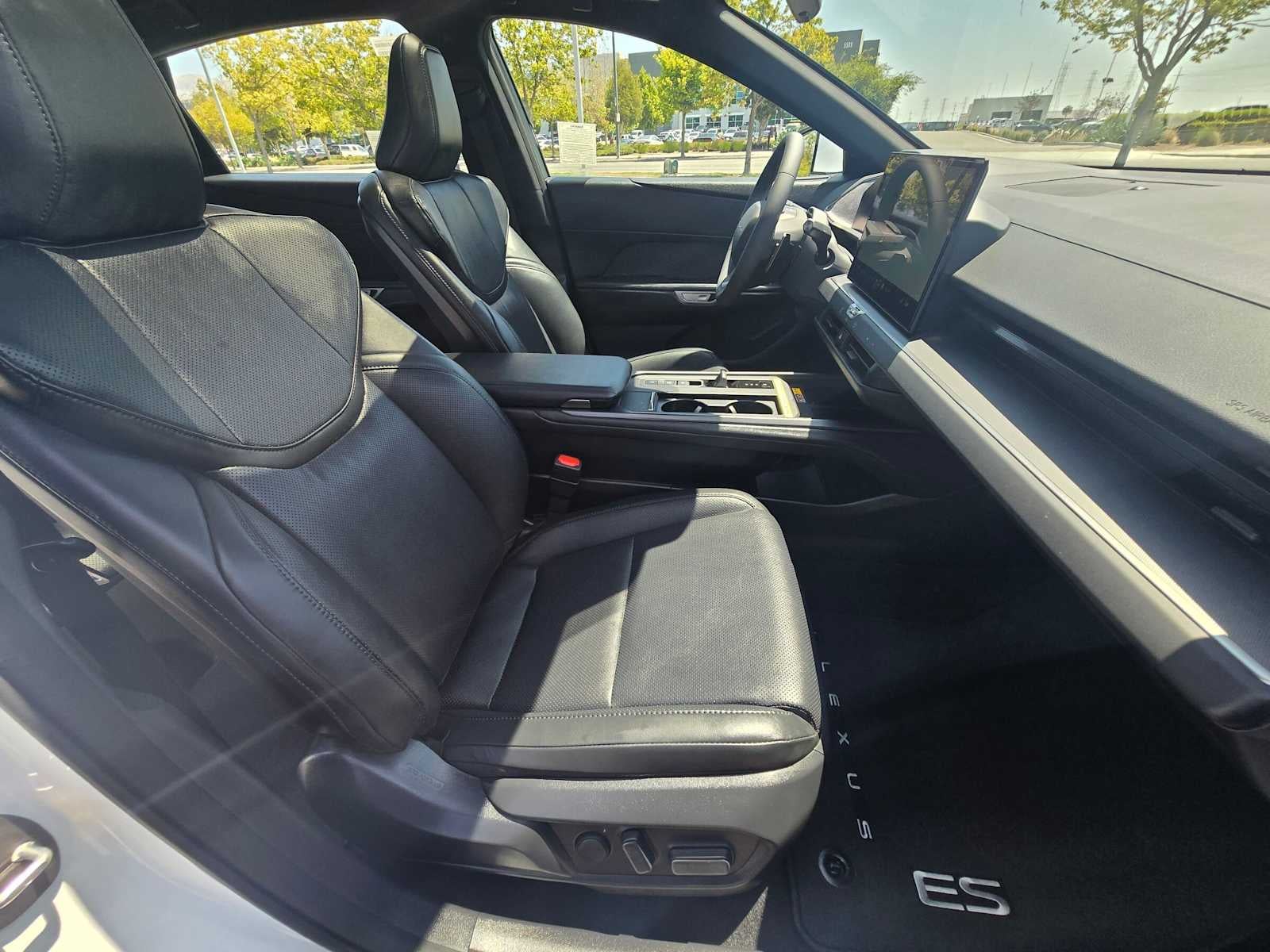 2026 Lexus ES 350e PREMIUM