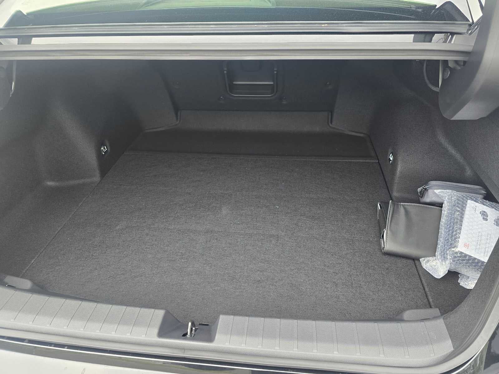 2026 Lexus ES 350e PREMIUM