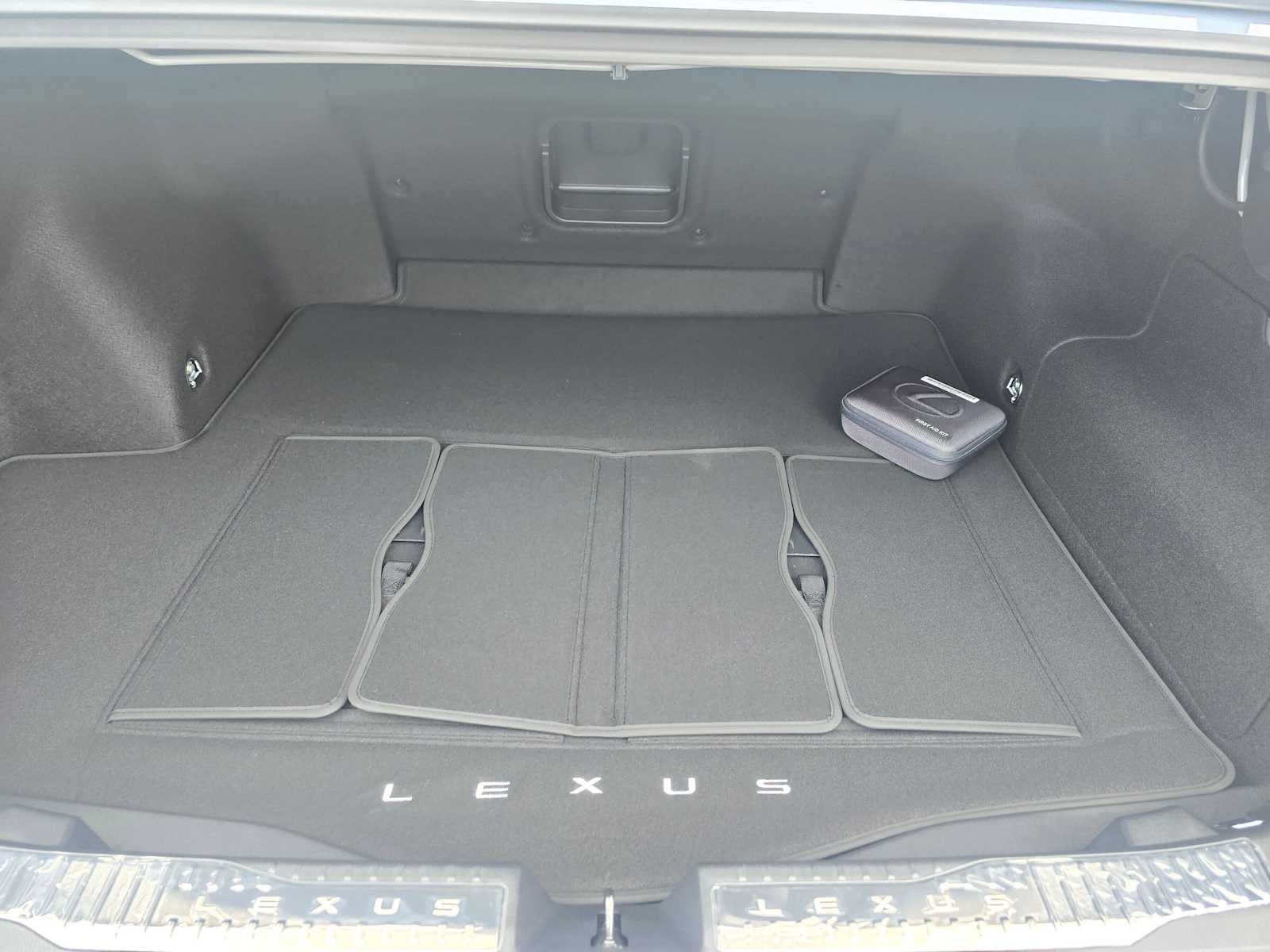 2026 Lexus ES 350h PREMIUM AWD