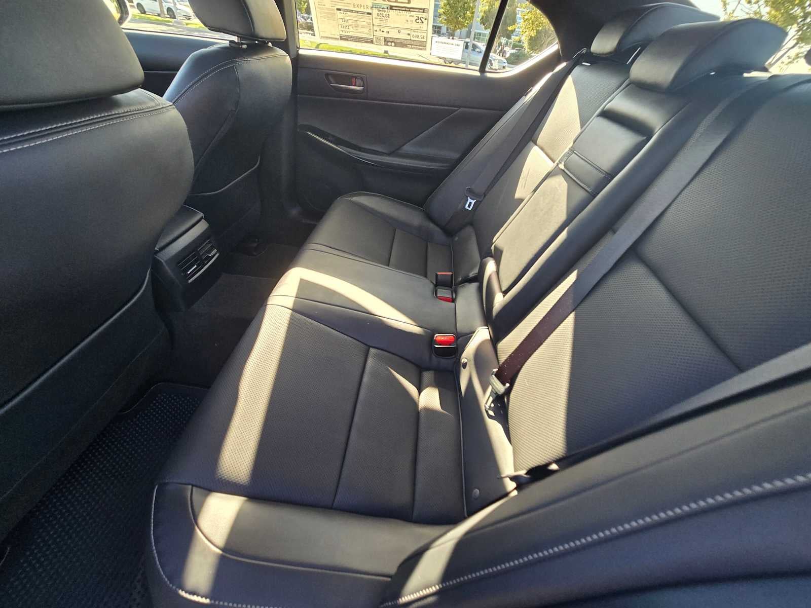 2025 Lexus IS IS 300