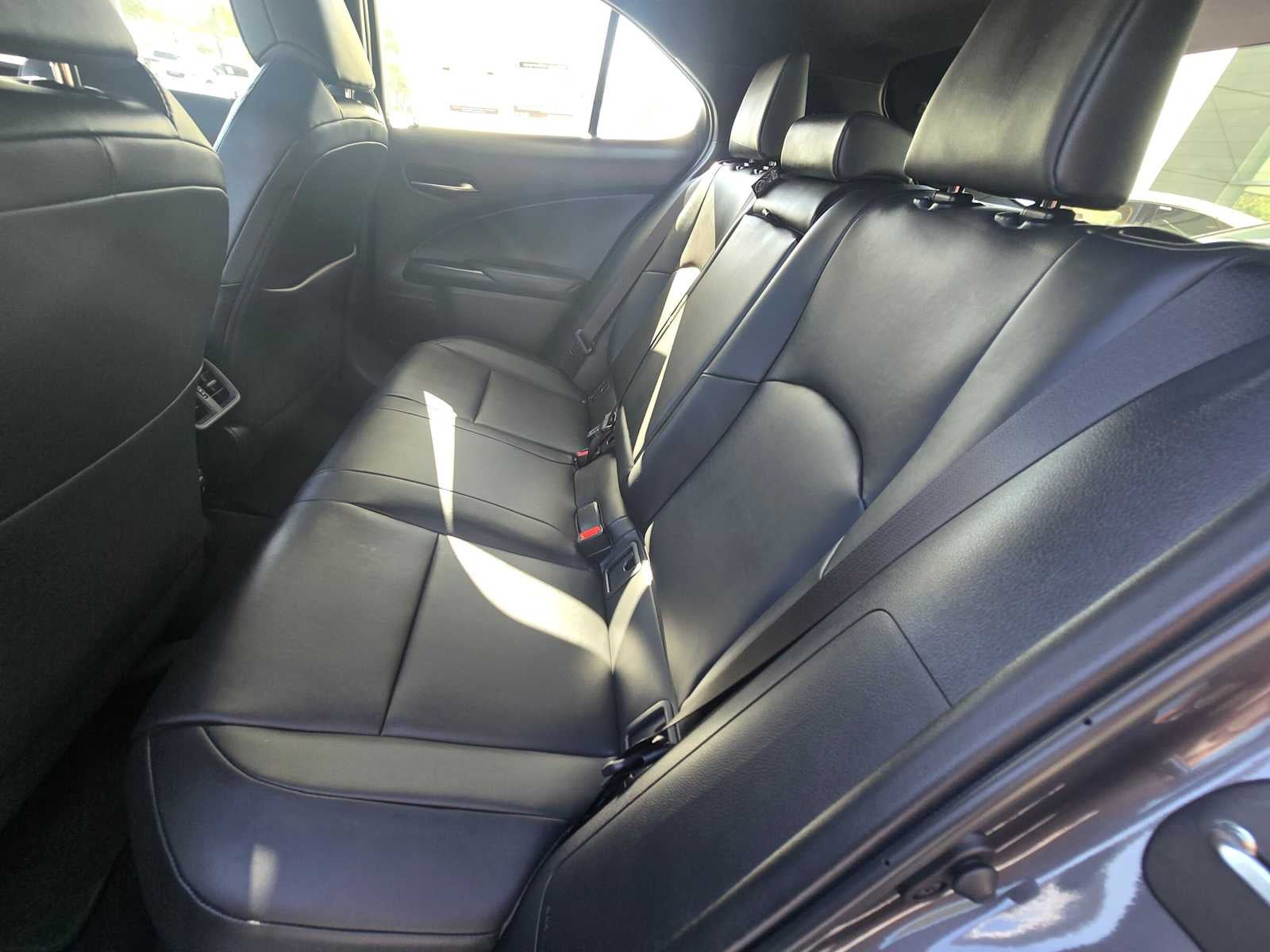 2026 Lexus UX 300h PREMIUM AWD